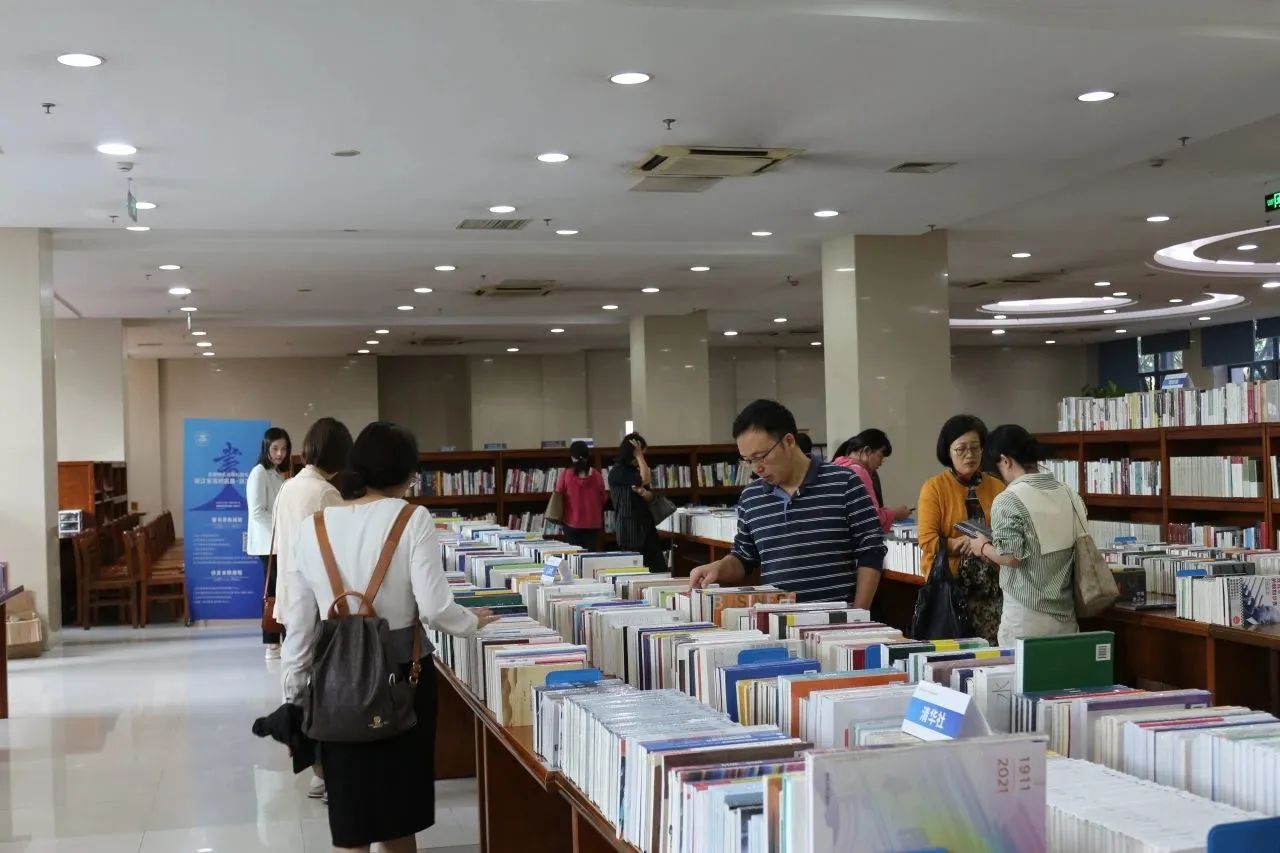 首站!全国知名出版社图书浙江省高校巡展来啦! 首站!全国知名出版社图书浙江省高校巡展来啦!